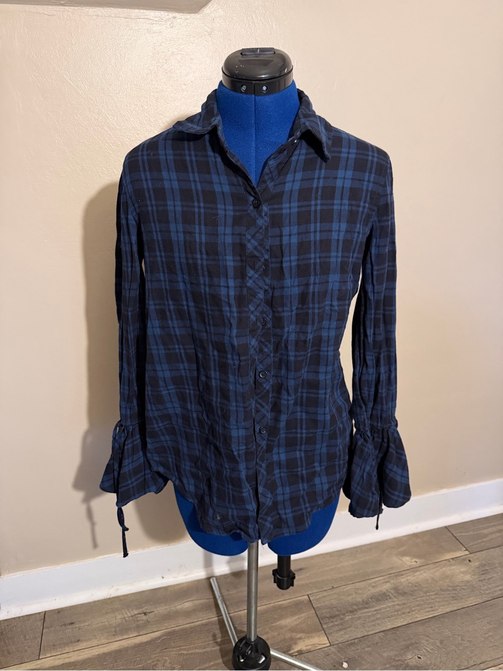 BeachLunchLounge Women’s XS Navy Blue Plaid Cotton Button Down Bell Sleeve Shirt